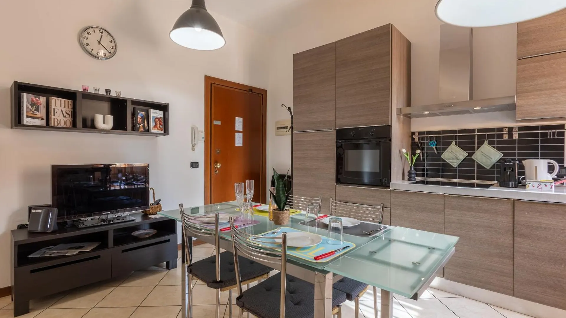 Apartamento Mart House Milán 0*,  Italia